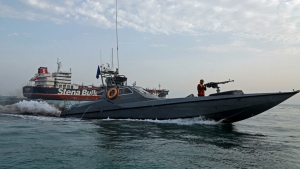 طهران: البحرية الإيرانية تحتجز سفينتين أميركيتين بدون ربان لفترة وجيزة في البحر الأحمر