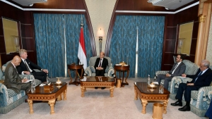 الرياض: الرئيس العليمي يأمل من المجتمع الدولي ممارسة المزيد من الضغوط لدفع الحوثيين نحو السلام