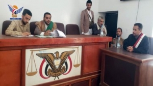 اليمن: جماعة الحوثيين تحاكم 8 متهمين بينهم امرأتان في قضية مقتل القاضي حمران
