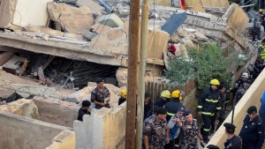 عمان: مقتل شخصين وإصابة 14 إثر انهيار مبنى سكني في الأردن