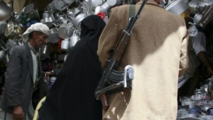 اليمن: المتصارعون يستنزفون جيوب المواطنين