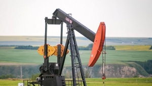 اقتصاد: النفط يتراجع من أعلى مستوياته في 5 أسابيع
