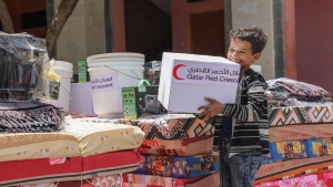 الدوحة: توزيع مساعدات إيوائية ونقدية على 3.380 أسرة نازحة ومتضررة من الحرب في اليمن