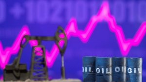 اقتصاد: أسعار النفط تنخفض مع صعود الدولار