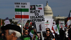 واشنطن: الآلاف يشاركون في مسيرة بامريكا دعما للاحتجاجات في إيران