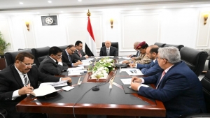 اليمن: المجلس الرئاسي يطلب تقييما للاثر الانساني لقرار تصنيف الجماعة الحوثية منظمة ارهابية