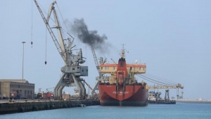 اليمن: دخول اول سفينتي وقود الى ميناء الحديدة عقب تصنيف الحكومة للحوثيين منظمة إرهابية
