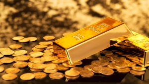 اقتصاد: الذهب يغلق على انخفاض طفيف بعد أن لامس أعلى مستوياته في 3 أشهر