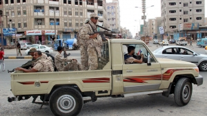 اليمن: مقتل 3 أشخاص بعبوة ناسفة في هجوم للقاعدة