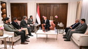 عمان: الرئيس العليمي يقول ان قرار تصنيف الحوثيين منظمة ارهابية لا يعني اغلاق الباب امام مساعي السلام