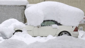 طوكيو: مصرع وإصابة أكثر من مائة شخص إثر تساقط كثيف للثلوج في أنحاء اليابان