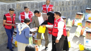 الدوحة: "الهلال القطري" يدشن مشروع توزيع أكثر من 7.5 ألف سلة غذائية في 8 محافظات يمنية
