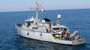 باريس: البحرية الفرنسية تعلن ضبط أربعة اطنان من المخدرات في بحر العرب