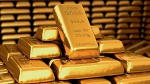 اقتصاد: الذهب يرتفع مع هبوط الدولار قبيل بيانات الوظائف الأميركية