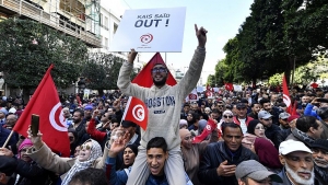 تونس: في  ذكرى رحيل بن علي.. الآلاف في شوارع تونس تنديدا بحكم الرئيس قيس سعيّد