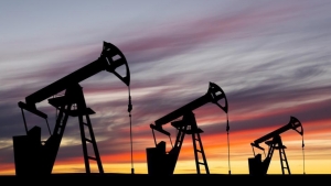 اقتصاد: النفط يحوم قرب أعلى مستوى في 2023 وسط آمال بتعافي الطلب الصيني