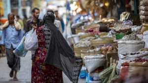 اليمن: اتهامات متبادلة بين الحوثيين ومجمعات تجارية بإشعال الغلاء في المواد الغذائية