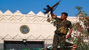 تقرير: الموظفون اليمنيون الذين تركتهم الولايات المتحدة