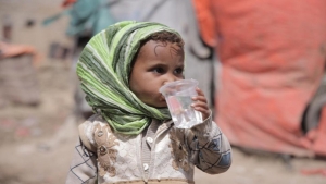 اليمن: 52% من الأسر النازحة لا يتوفر لديها المياه الصالحة للشرب والاستخدام