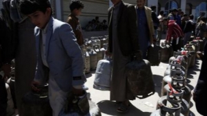 اقتصاد: اليمن يبني مخزونات احتياطية لمواجهة أزمة غاز الطهي