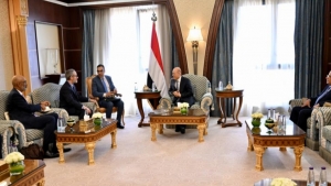 الرياض: الرئيس العليمي يناقش مع سفيري الاتحاد الاوروبي وهولندا جهود انعاش مسار السلام في اليمن