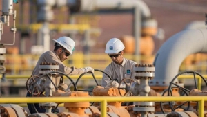 الرياض: السعودية تبني عازلًا لتأمين منشآت النفط من هجمات الحوثيين بطول 900 كيلومتر مع اليمن