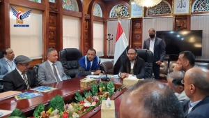 اليمن: رئيس مجلس الحكم التابع للحوثيين يلتقي قيادات القطاع المصرفي بعد ايام من تمرير قانون مثير للجدل يمنع المعاملات الربوية