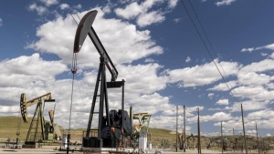 اقتصاد: النفط يتراجع 1% بعد بيانات أميركية تشير لمزيد من رفع أسعار الفائدة