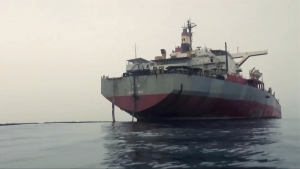 اليمن: سفينة "أنديفور" المنفذة لعملية "إنقاذ صافر" تصل جيبوتي الثلاثاء بعد القادم