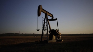 اقتصاد: النفط يصعد عند التسوية بعد بيانات التضخم الأميركية