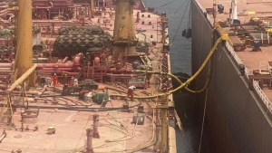 واشنطن: الولايات المتحدة ترحب ببدء تفريغ "صافر" ومنع كارثة التسرب النفطي في البحر الأحمر