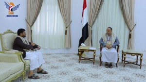 اليمن: المشاط يجتمع بقائد قواته البحرية المدرج على لائحة العقوبات الدولية منصور السعادي