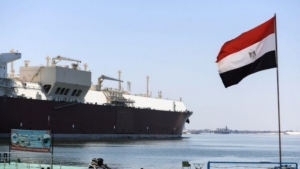 القاهرة: "تعويم سفينة محملة بالغاز" بعد جنوحها في قناة السويس