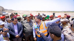 اليمن: الزبيدي يتفقد سير الأعمال الإنشائية في المرحلة الأولى من سد وادي حسّان