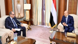 الرياض: السفير المصري يحيط الرئيس العليمي بمنح مزيد التسهيلات للمقيمين والوافدين اليمنيين