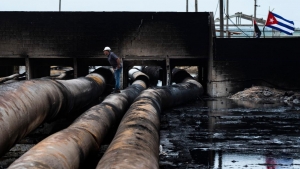 اقتصاد: النفط يتجه لإنهاء سلسلة خسائر استمرت أسبوعين بفضل تراجع الإمدادات