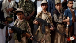 اليمن: الحوثيون يقومون بحملة تجنيد جديدة لمئات الشباب من محافظتي حجة والحديدة