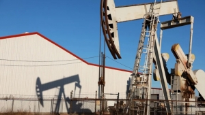 اقتصاد: النفط يغلق عند أعلى مستوياته في 2023 وسط توقعات بشح الإمدادات