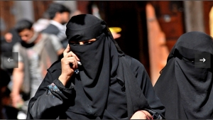 اقتصاد: انتقادات حادة لاتفاقات في قطاع الاتصالات اليمنية