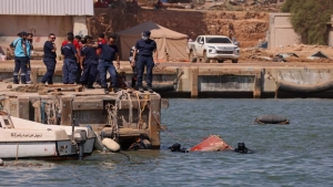 تقرير: ميناء درنة الليبي من مرفأ للبضائع إلى مكبّ لسيارات وحطام وجثث