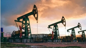 اقتصاد: ارتفاع أسعار النفط عند التسوية تأثرا بمخاوف شح المعروض