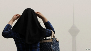 طهران: اتهامات جديدة لـ"شرطة الأخلاق" الإيرانية بالاعتداء على فتاة وإدخالها في غيبوبة