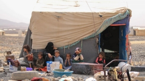 اليمن: تقرير حكومي يرصد نزوح أكثر من 1300 شخص في سبتمبر الماضي