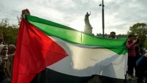 تقرير: فلسطينيون في فرنسا "يخافون من التعبير عن رأيهم والتعاطف مع ضحايا غزة"