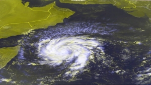 إعصار تيج: خفر السواحل تعلن حزمة تدابير احترازية لمرتادي البحار مع اقتراب الاعصار