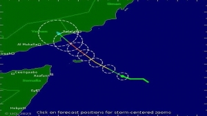 اعصار تيج: الاعصار يقترب من ان يصبح اعصارا مدمرا من الدرجة الرابعة
