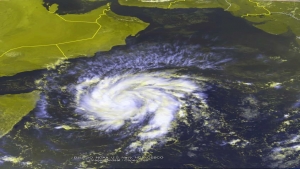 إعصار تيج: الاعصار يقترب من ارخبيل سقطرى وسط توقعات بتطوره الى عاصفة إعصاريه عاتية