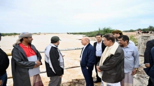 اليمن: الرئيس العليمي يجدد التزام الدولة باغاثة منكوبي اعصار "تيج" ويدعو شركاء بلاده للتخفيف من وطأة الكارثة