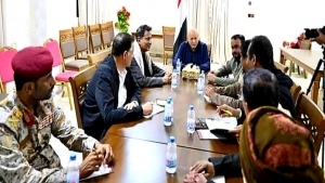 اليمن: الرئيس العليمي يجتمع بلجنة الطوارىء لمواجهة اثار الاعصار المداري