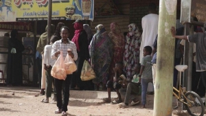 الخرطوم: مقتل أكثر من 20 شخصاً إثر سقوط قذائف على سوق شعبي في العاصمة السودانية